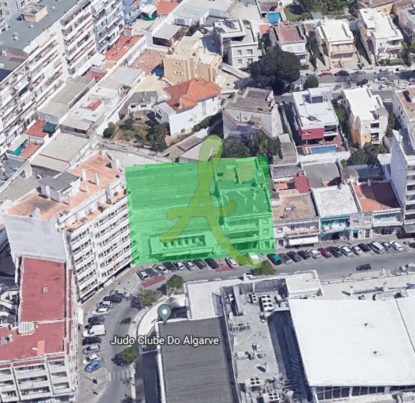 Land with 5012sqm Mercado Municipal Sé Braga - water, fruit trees