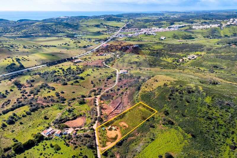 Terreno Rústico com 2680m2 Budens Vila do Bispo - bom acesso, água, electricidade