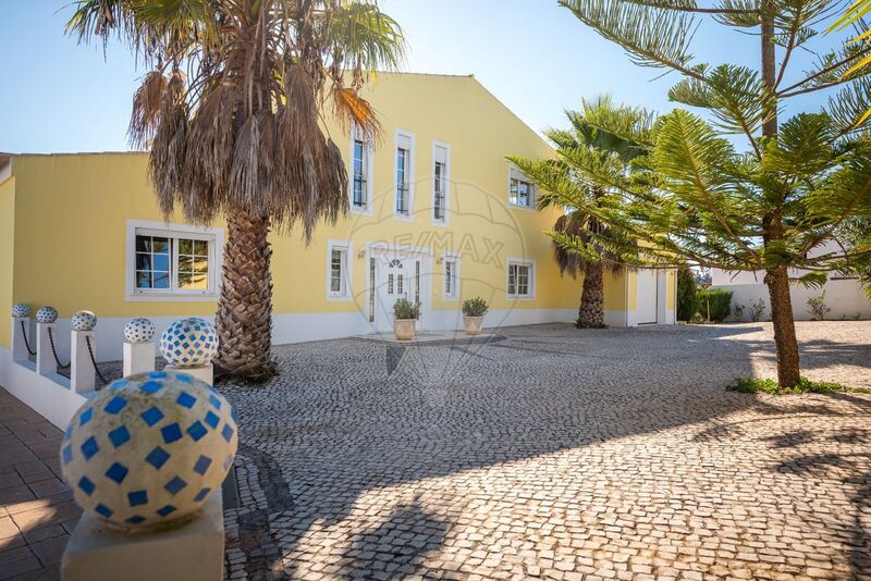 House 4 bedrooms Luz Lagos - barbecue, swimming pool, tiled stove, garden, excellent location, garage