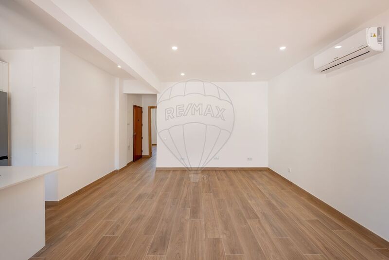 Apartamento Renovado T2 São Gonçalo de Lagos - terraço, varandas, vidros duplos, ar condicionado