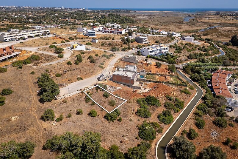 Plot Urban with 292sqm Mexilhoeira Grande Portimão - easy access