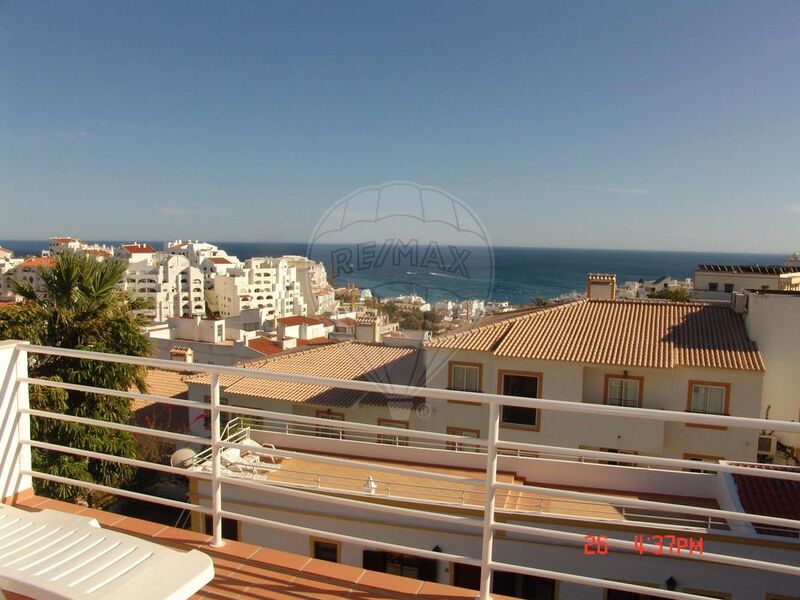 Building in the center Albufeira - central location, swimming pool