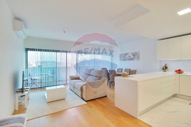 Apartment 2 bedrooms Faro - playground, balconies, air conditioning, swimming pool, balcony, solar panel, gardens, garage, equipped, terrace, furnished