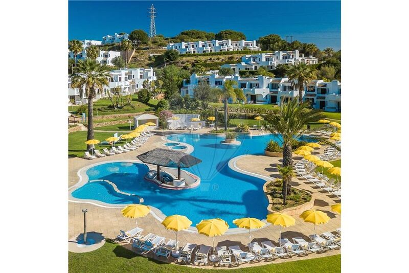 Apartment T1 Albufeira - great location, swimming pool, playground