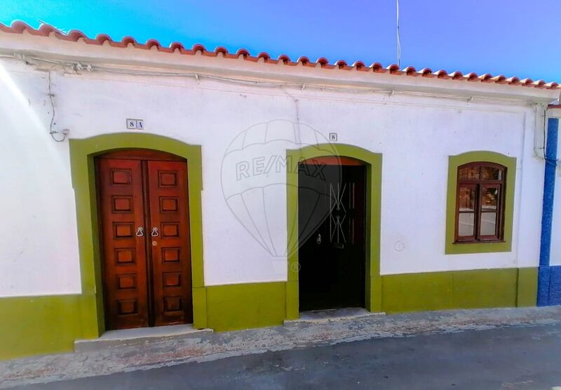 House 3 bedrooms Ourique - backyard, attic