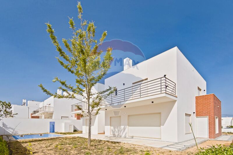 House 4 bedrooms Albufeira - garage, terrace, air conditioning, balconies, balcony, excellent location, store room, swimming pool, garden, double glazing