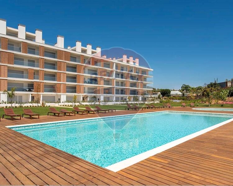 апартаменты T3 новые Albufeira - терраса, система кондиционирования, бассейн, сады, спокойная зона, барбекю, двойные стекла, частный кондоминиум