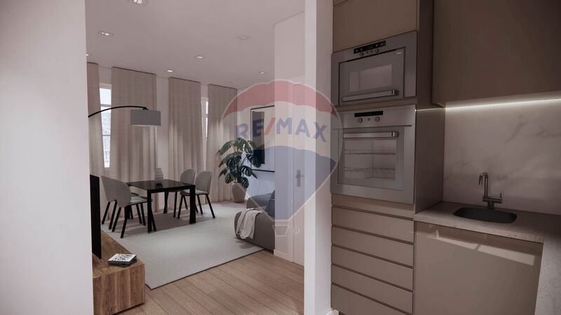 Apartamento Renovado T2 para venda Estrela Lisboa - 2º andar, jardins, ar condicionado, isolamento térmico