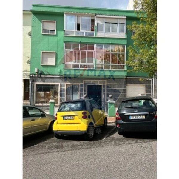 Para venda Apartamento T2 em excelente estado Mina de Água Amadora - zona calma, zonas verdes