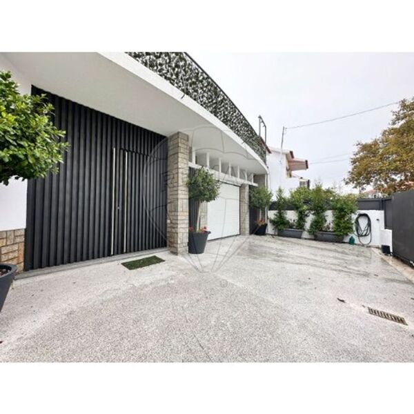 House Refurbished V4 Cascais - terrace, garage, garden, attic, video surveillance, air conditioning, store room