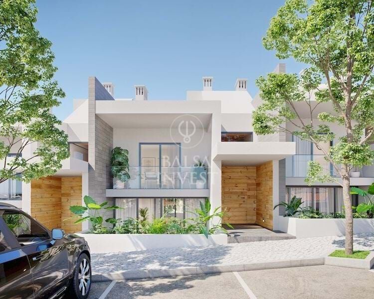 House Modern townhouse V3 São Clemente Loulé - balcony, alarm, terraces, equipped kitchen, fireplace, automatic gate, terrace, air conditioning, solar panel, video surveillance, garage, store room, double glazing