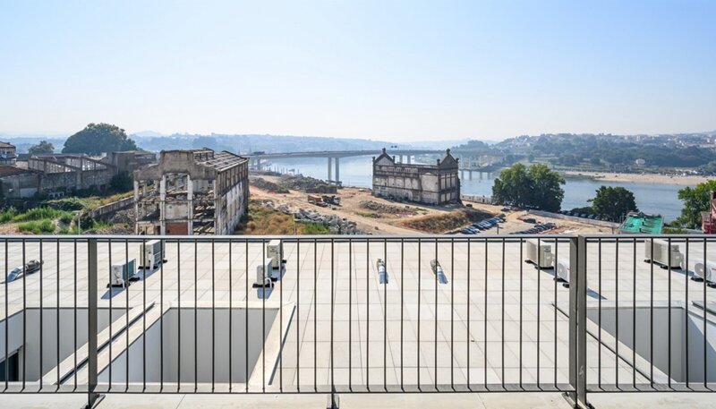Apartamento T2 Duplex com vistas para o rio Douro no Porto