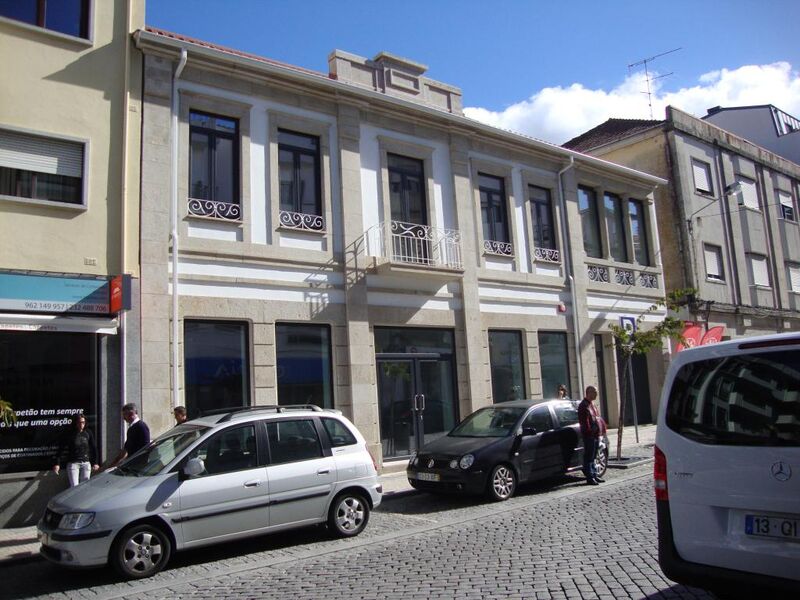 Apartments Commercial in the center Viseu - central heating, privileged location, excellent areas, terrace, spacious areas