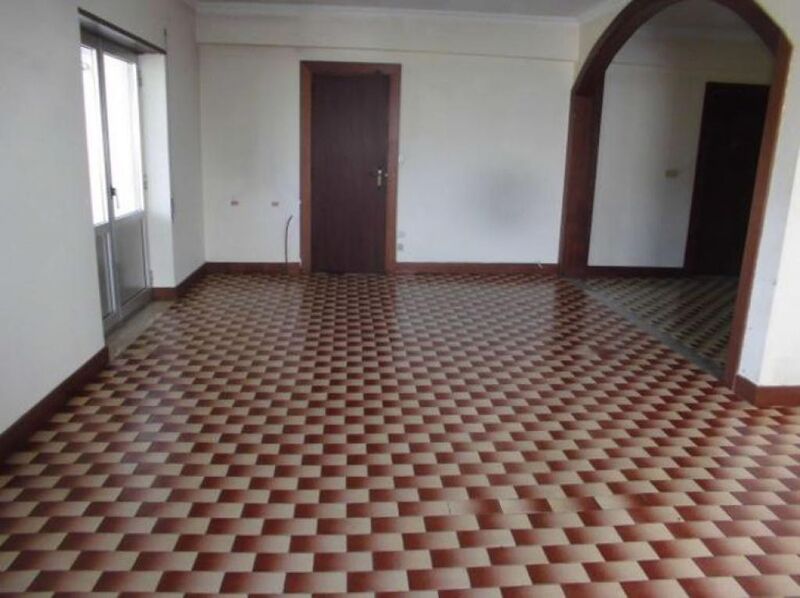 Para venda Moradia V3 Pinhanços Seia - sótão, garagem
