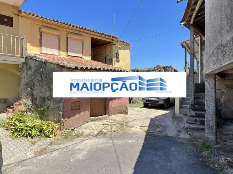 Moradia Geminada V3 Vila Nova de Tazem Gouveia