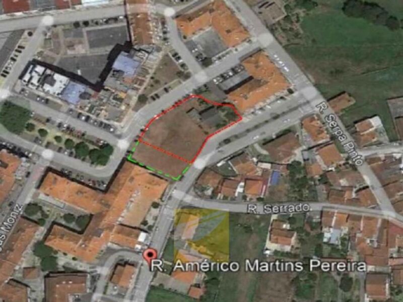 Para venda Moradia V4 no centro Albergaria-a-Velha