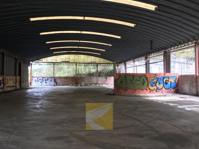 À venda Armazém Industrial Pombal - vestiário