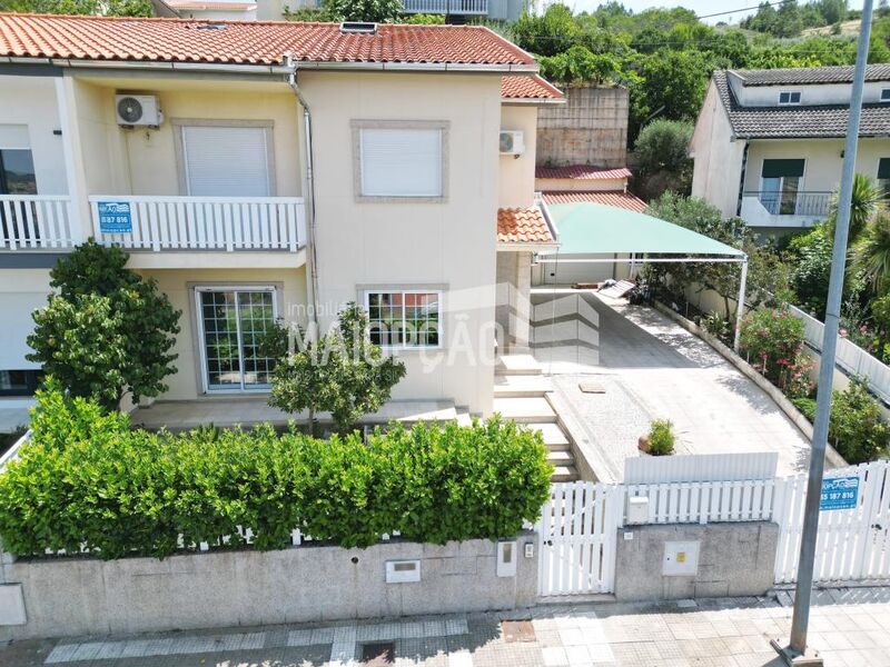 House 4 bedrooms well located Bragança - balcony, barbecue, garage, swimming pool