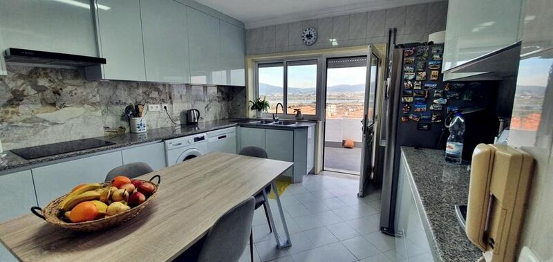 Apartamento Duplex T3 Darque Viana do Castelo - mobilado, lareira, varandas, equipado