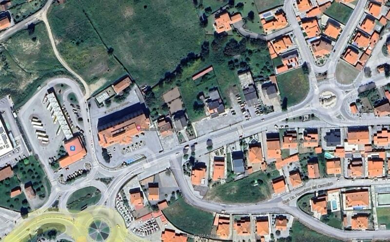 Edifício Casas do Soeiro Celorico da Beira - sótão, excelente localização
