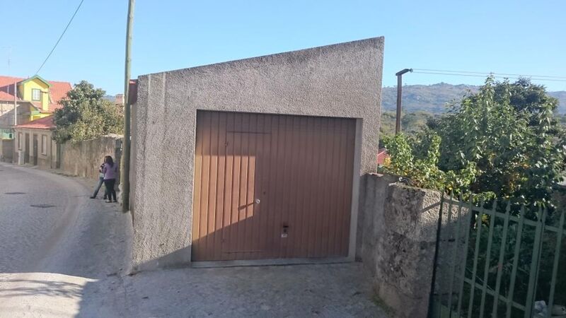 Garagem com 109m2 Lajeosa do Mondego Celorico da Beira