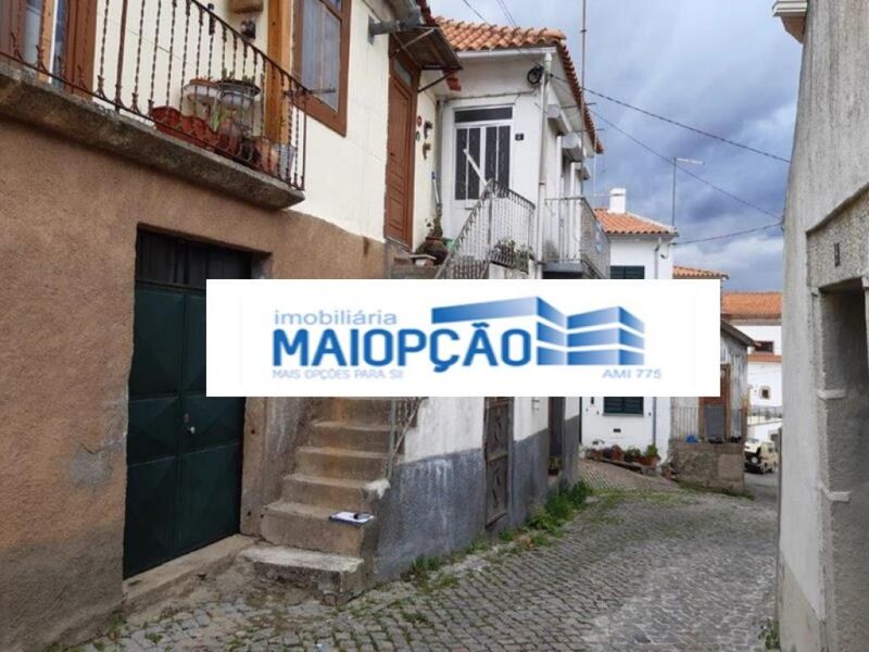 Moradia em banda V2 Cedovim Vila Nova de Foz Côa