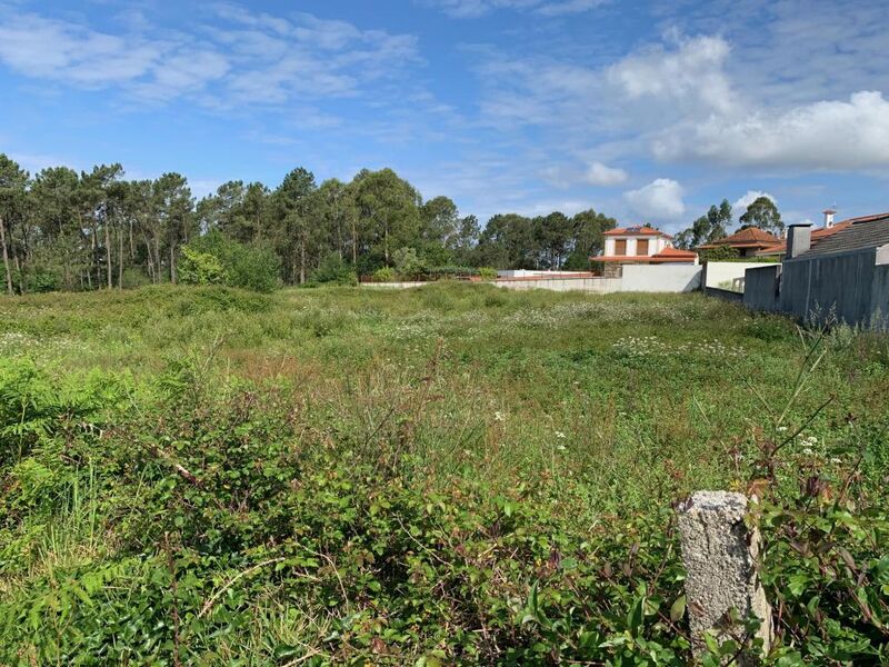 Land with 1189sqm Alvarães Viana do Castelo - excellent access