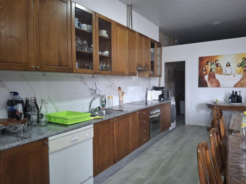 Quinta Guarda - garagem, aquecimento central, estábulo, equipada, lareira