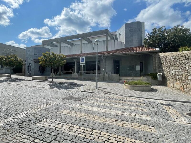 Prédio Urbano em bom estado Aguiar da Beira - bons acessos
