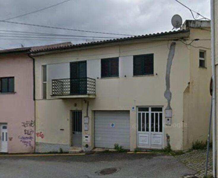 Moradia V5 Abraveses Viseu - varanda, garagem