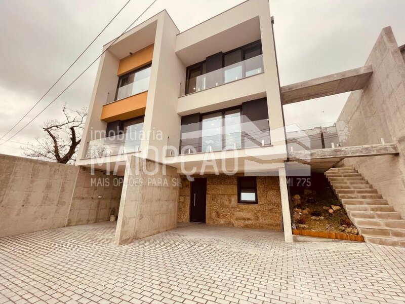 Casa V3 Aislada Guarda