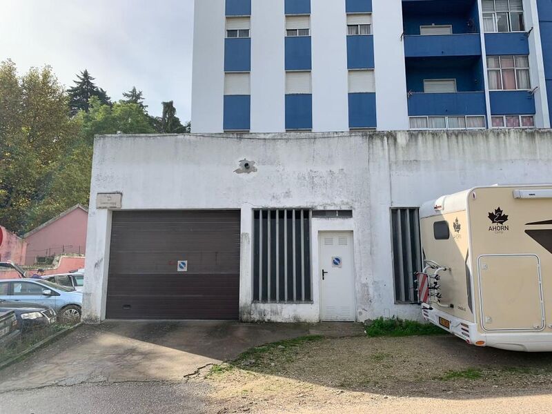 Garagem Fechada São Pedro Torres Novas