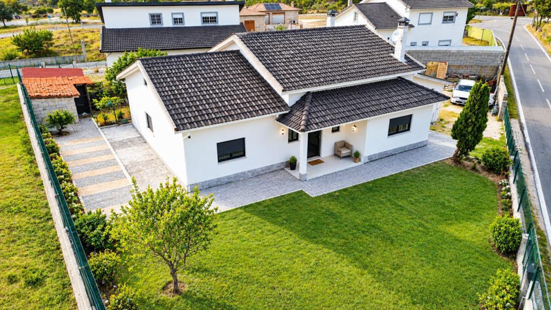 Casa V5 Aislada Castanheira Guarda - garaje