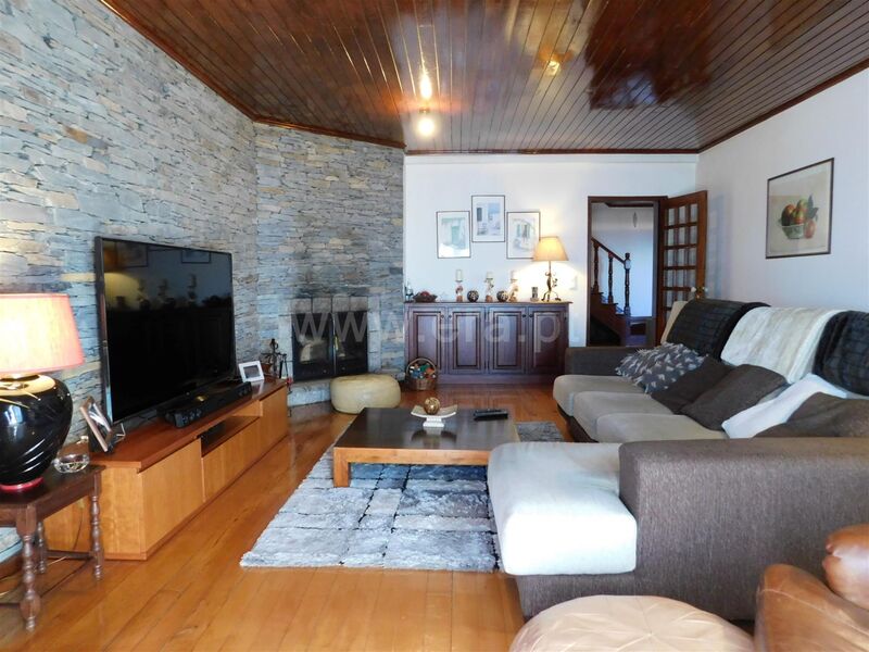 Para venda Apartamento T6 Duplex no centro Seia - aquecimento central, garagem, jardins