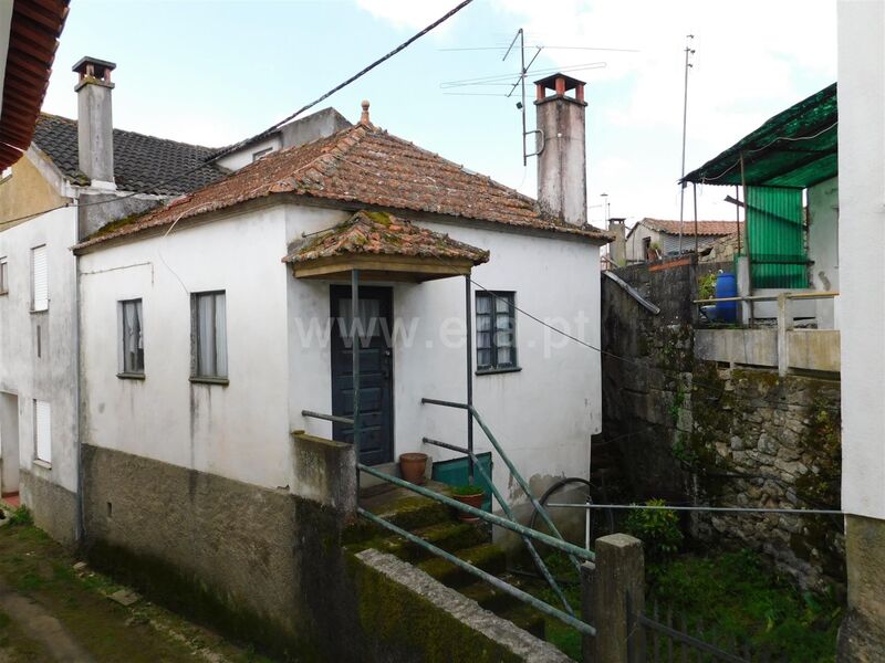 Moradia V2 para venda Travancinha Seia - jardins, zona calma