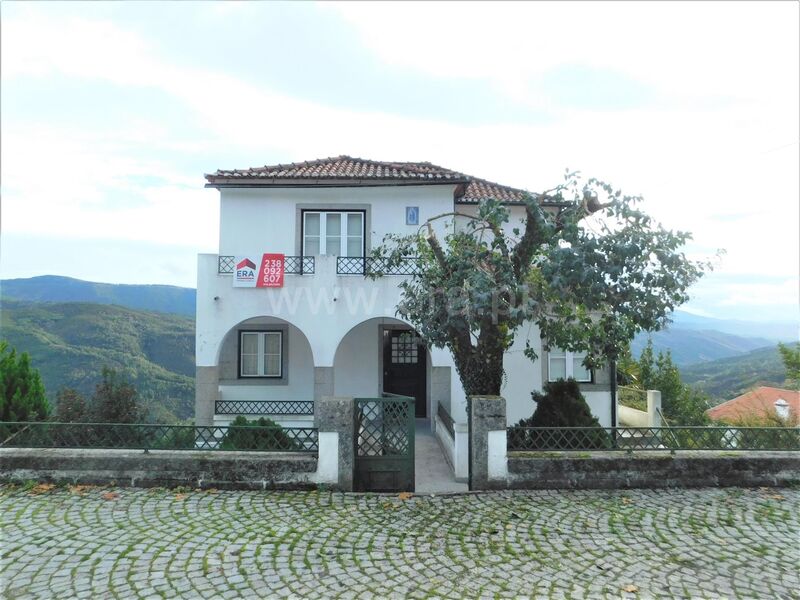 Moradia Isolada V4 Seia para comprar - garagem, varandas, sótão, jardins, lugar de garagem, salamandra