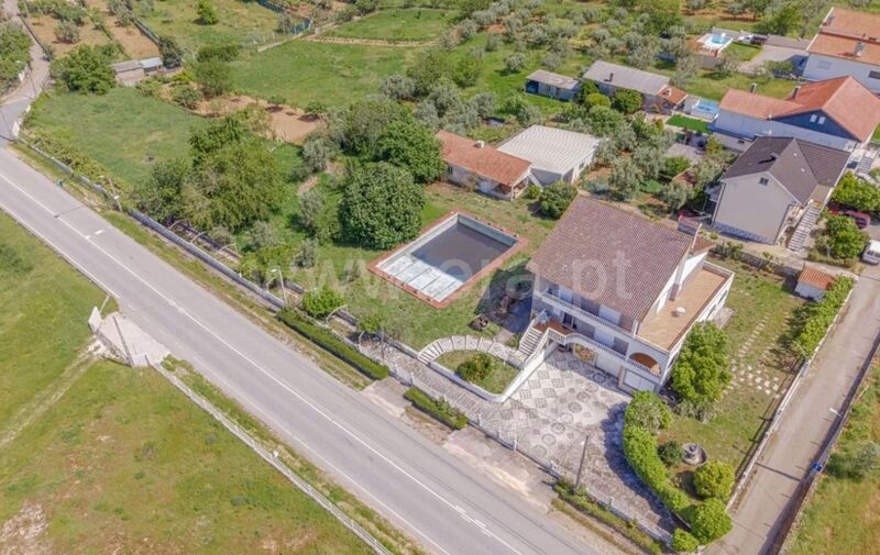 Moradia V5 Santa Comba Seia para venda - jardins, terraço, piscina, sótão, garagem
