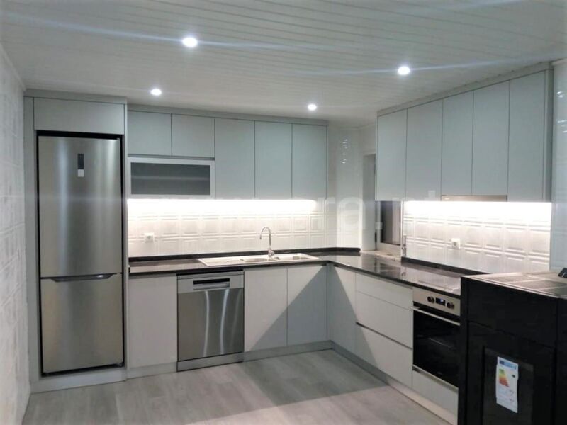 Apartamento Renovado no centro T3 à venda Gouveia - sótão, aquecimento central, 4º andar, cozinha equipada, arrecadação