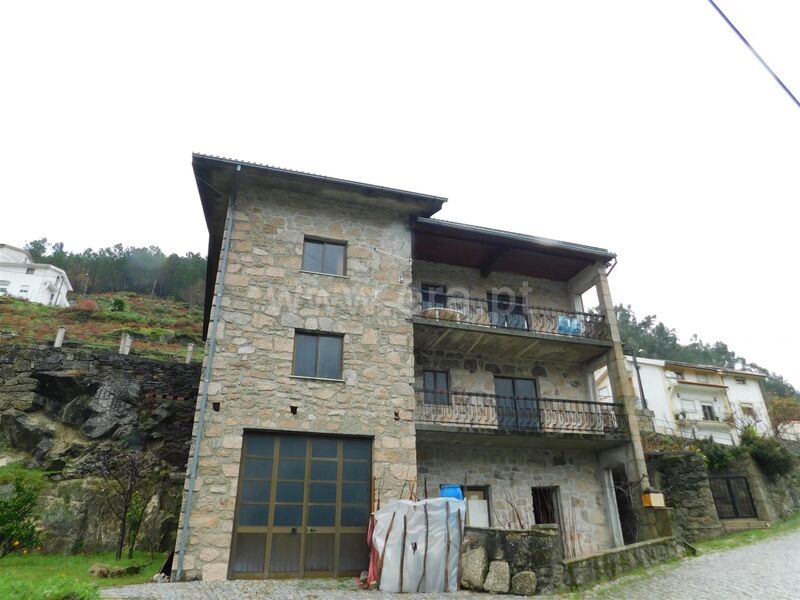 жилой дом V6 Alvoco da Serra Seia - гараж, веранда, чердак