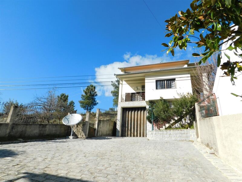 House V5 Sabugueiro Seia - air conditioning, garage, garden, gardens, equipped kitchen, swimming pool, tiled stove, balcony, attic, fireplace