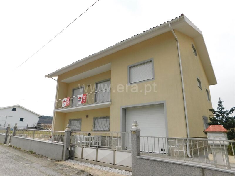 House 3 bedrooms Seia - attic, alarm, gardens, garage, automatic gate, barbecue, fireplace, central heating, equipped kitchen