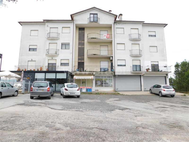 Apartamento com boas áreas T1 à venda Seia - varanda, lareira
