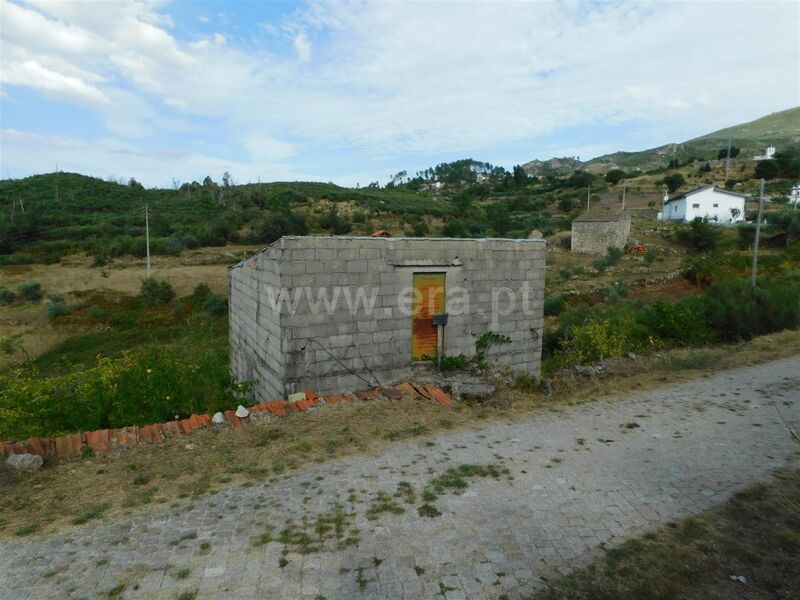 Land with 1350sqm Seia - ,