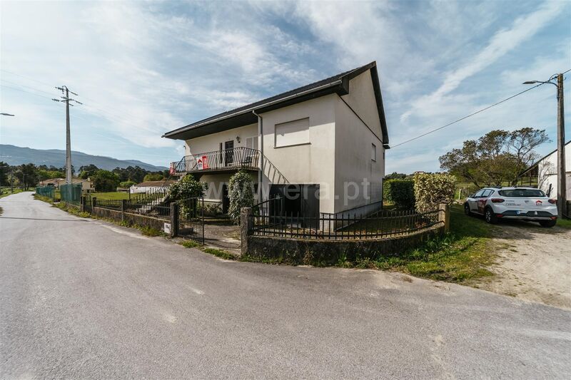 House V5 Santa Comba Seia - gardens, garage, store room, attic