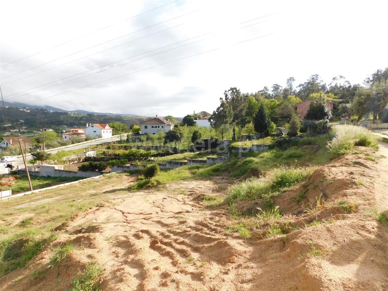 Land with 860sqm Santiago Seia - construction viability