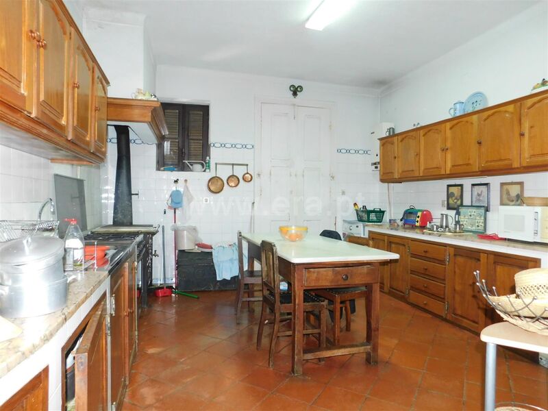 House 8 bedrooms in good condition Paranhos Seia - gardens, terrace, fireplace, garage