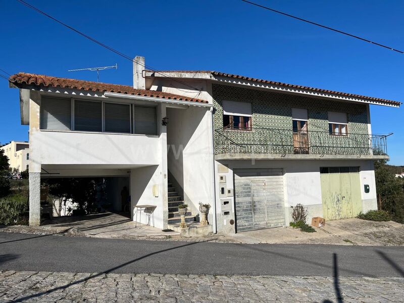 Moradia V6 Nogueira do Cravo Oliveira do Hospital - aquecimento central, zona calma, arrecadação, lareira