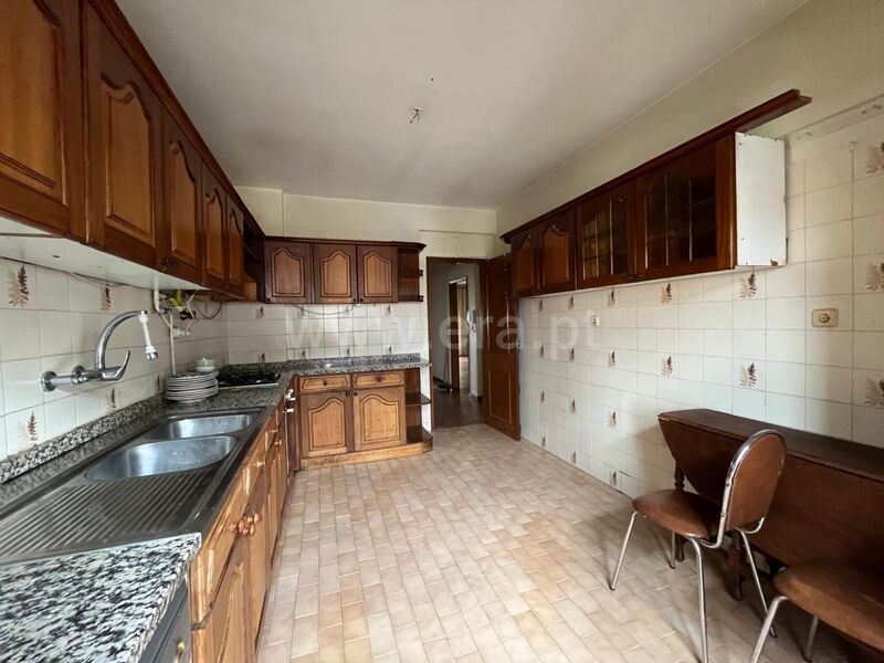 Apartamento T4 no centro Seia - arrecadação, excelente localização, jardins, garagem