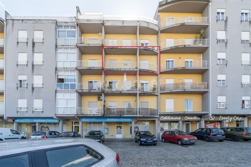 Apartamento T3 Seia - muita luz natural, arrecadação, aquecimento central, zona calma, varanda, jardins