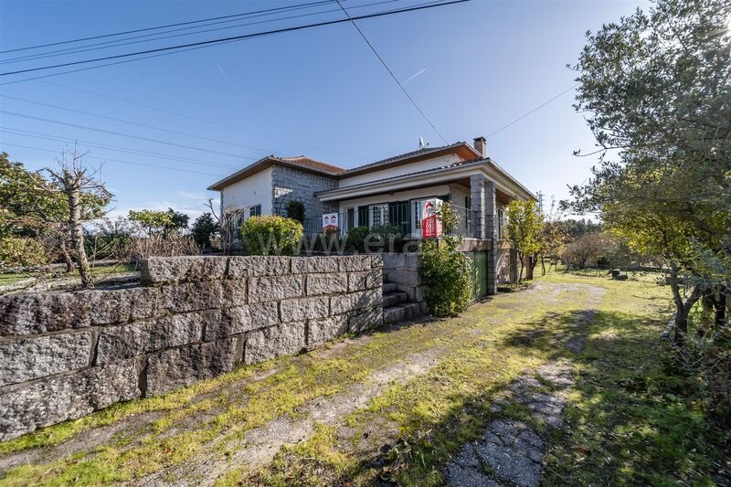 House V4 Paranhos Seia - boiler, garage, gardens, barbecue, fireplace, central heating